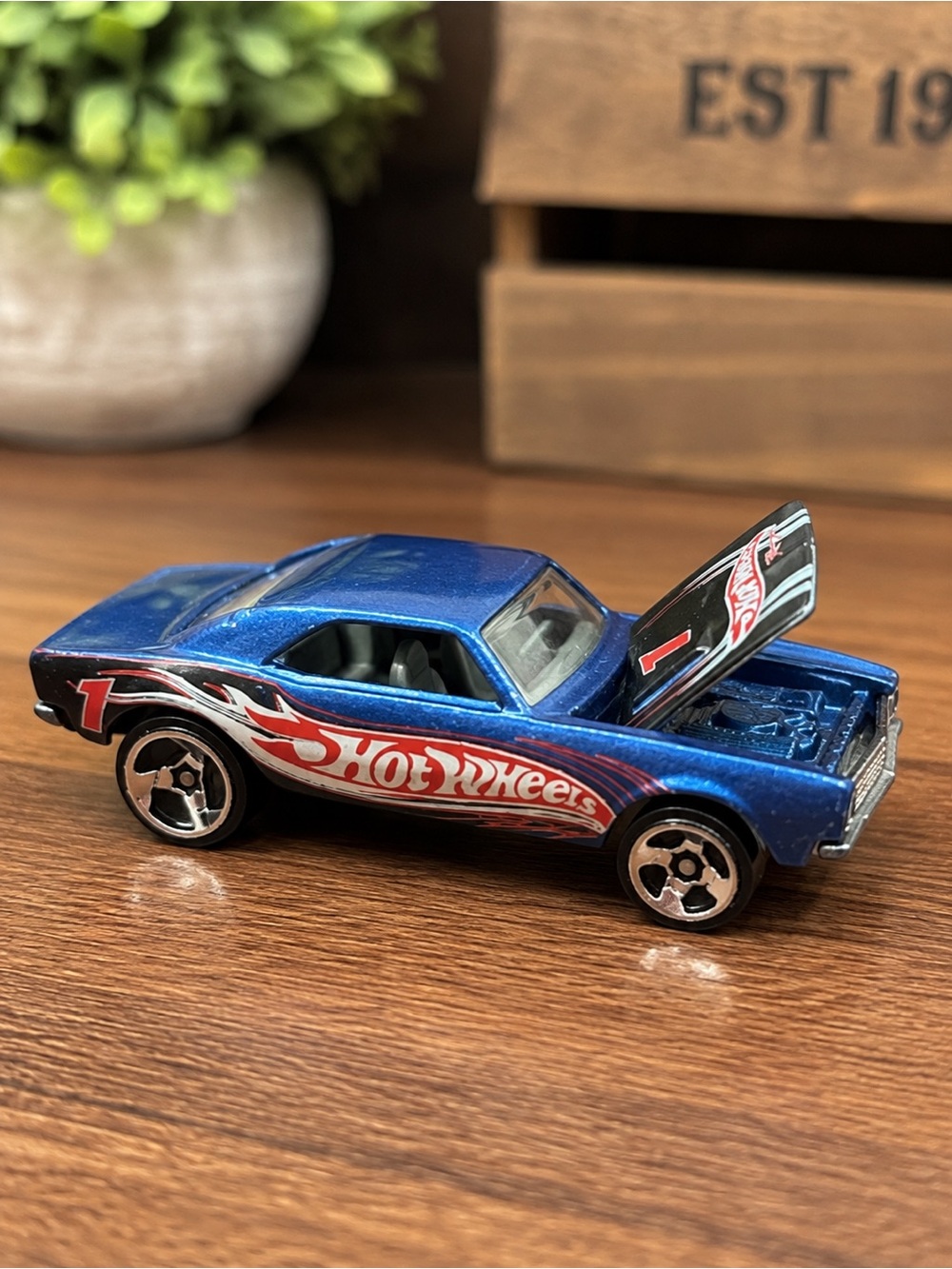 Vintage 1982‎ Hot Wheels 1967 Camaro Blue Silver Opening Hood Diecast 1:64